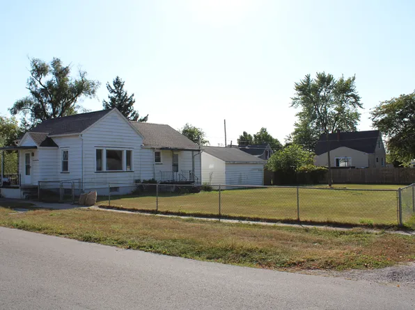 424 S Van Etten St, Pinconning, MI 48650