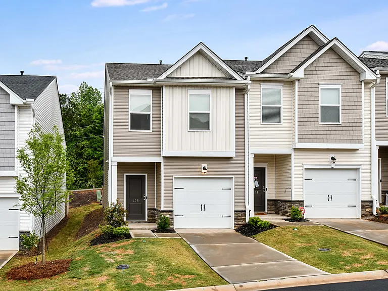 106 Crestwind Dr — Photo 1