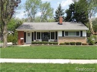 16160 Beechwood Ave, Beverly Hills, MI 48025