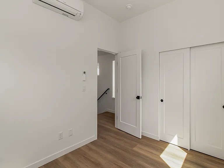 820 S Sullivan St #B — Photo 17