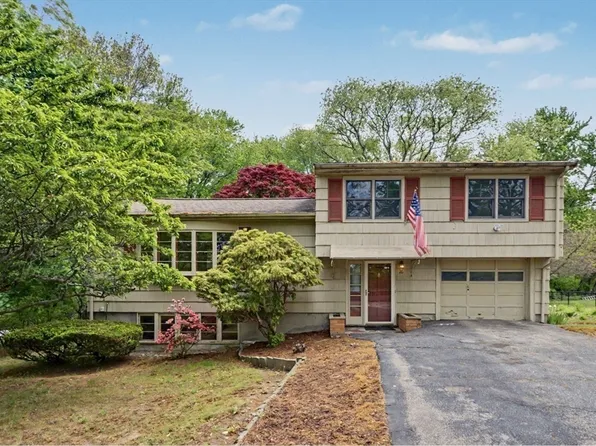 26 Arlington Rd, Burlington, MA 01803