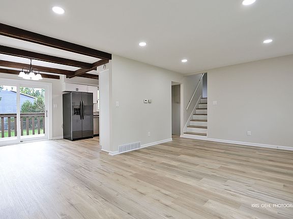 3rd image of 7503 Windsor Ave