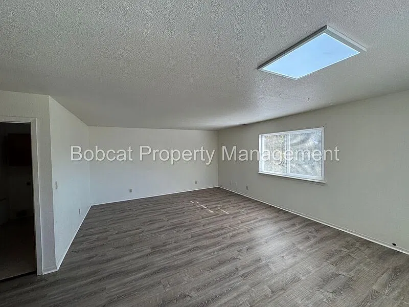 2 bed, 1.0 bath, 924 sqft, $1,445 — Photo 4