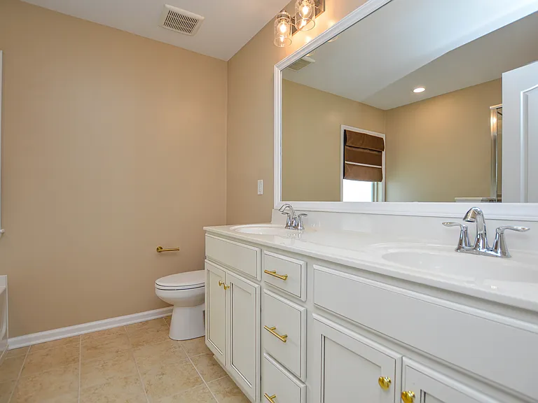 2037 Ice Lake Ct — Photo 23
