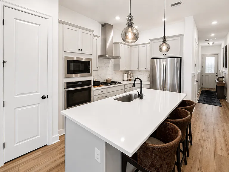 118 Latham Dr — Photo 17