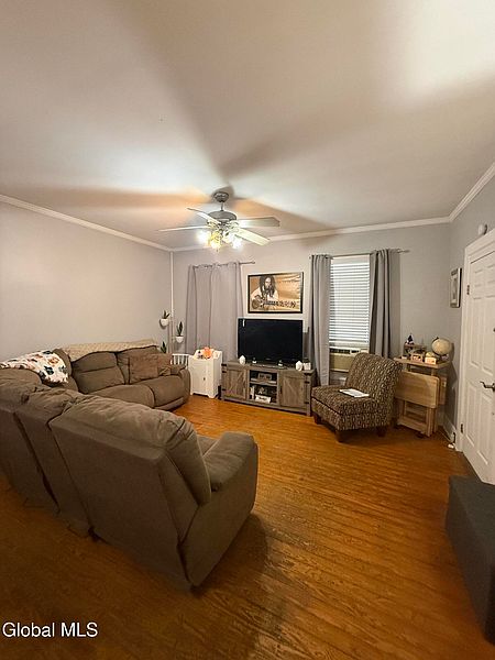 3rd image of 103 Glebe Street