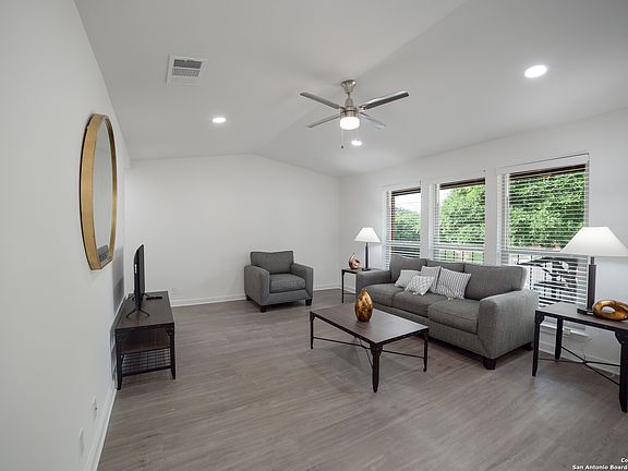 4th image of 2718 OLD FIELD DR #904