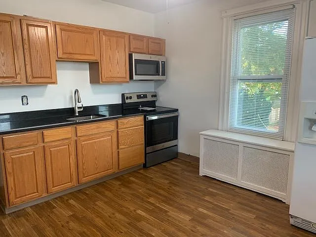 2 bed, 725 sqft, $1,895 — Photo 4