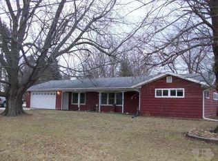 2 Oakland Dr, Grinnell, IA 50112