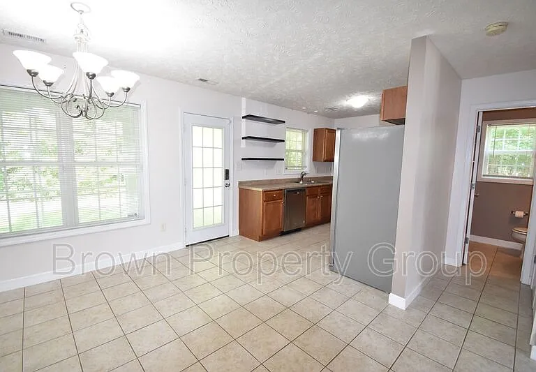 165 Pender Rd — Photo 6