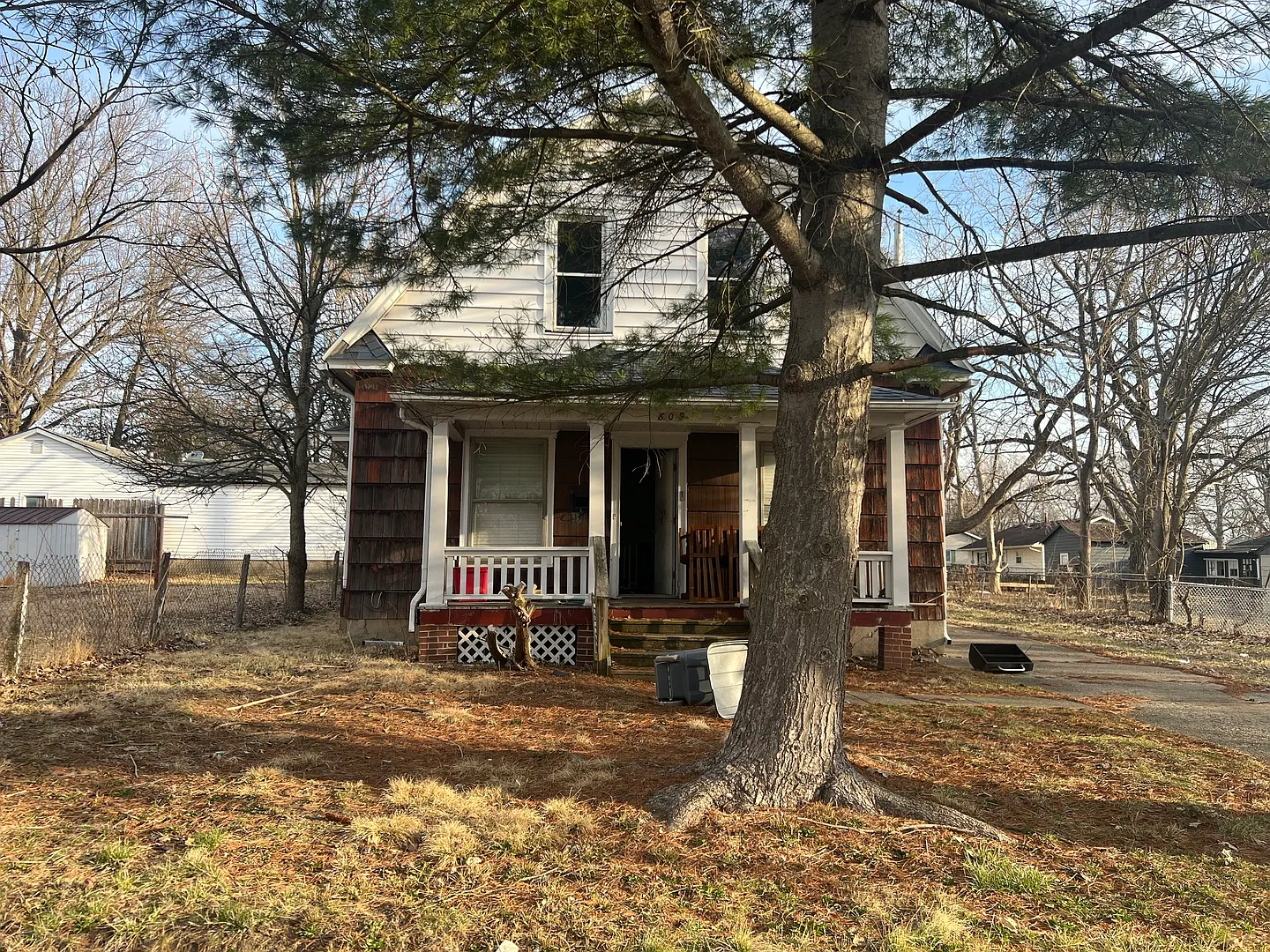 809 W Columbia St photo 1