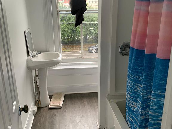 5th image of 125 S Market St APT B