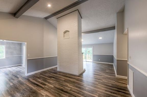 5th image of 3217 Longview Dr