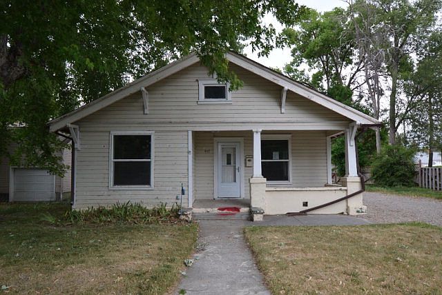 1st image of 447 E 14th St
