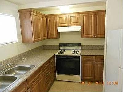 3rd image of 714 25th St APT 5