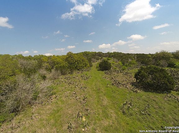 2nd image of 234 Pin Oak Trl