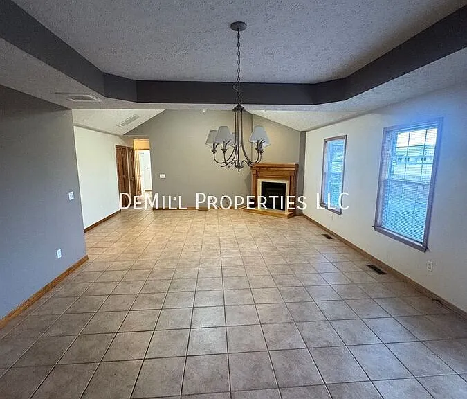 6010 N 7th Ave — Photo 6