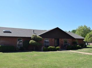 2702 Partridge Ln, Enid, OK 73703