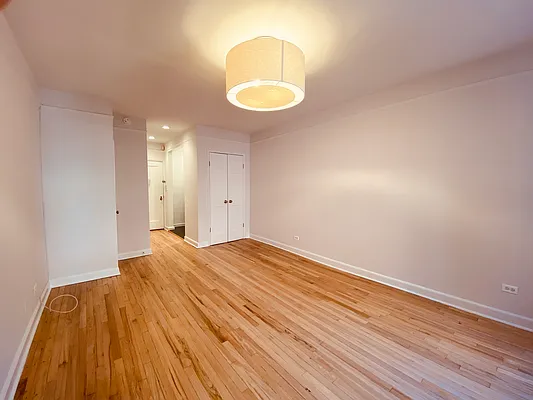 Rented by Metropolis Real Estate of Manhattan | media 4