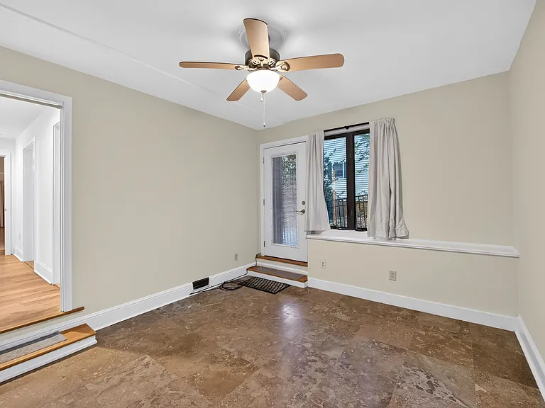 745 Sagamore Dr — Photo 24