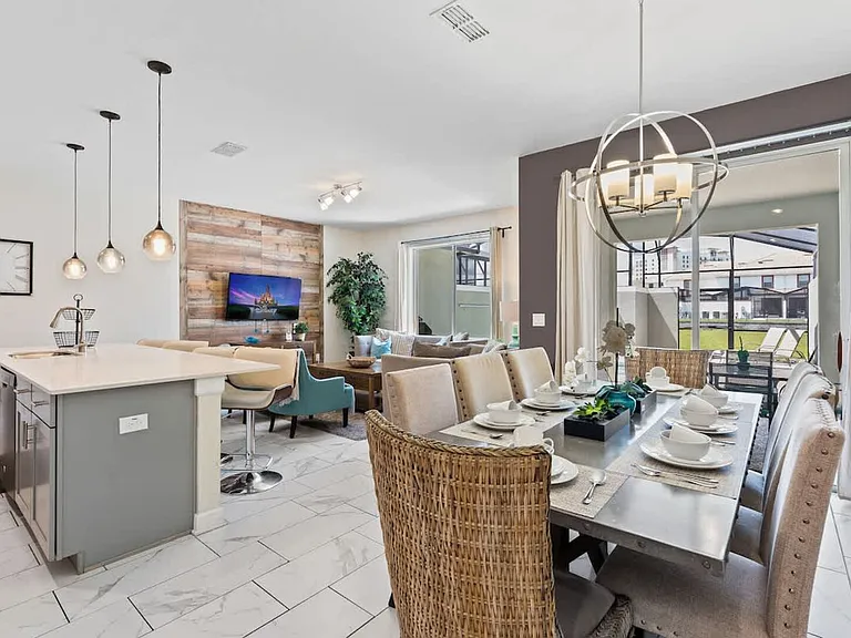 Romeo Cir — Photo 4