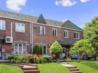 6104 77th St, Middle Village, NY