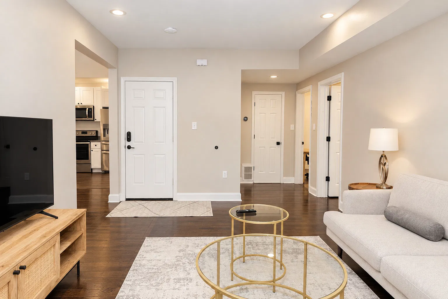 3 bed, 1394 sqft, $3,500 — Photo 2