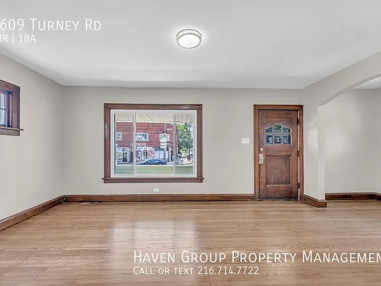 4609 Turney Rd — Photo 4