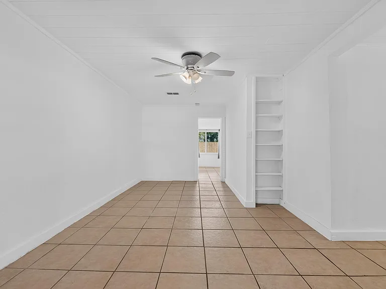 1005 E Flora St — Photo 42