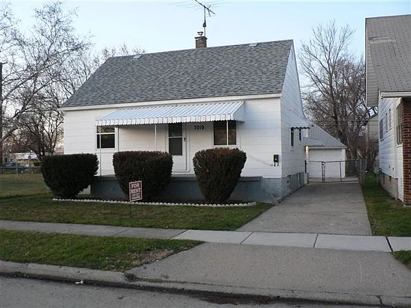 7019 Ford Ave photo 1