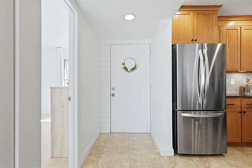 2 bed, 2.0 bath, 967 sqft, $1,900 — Photo 3