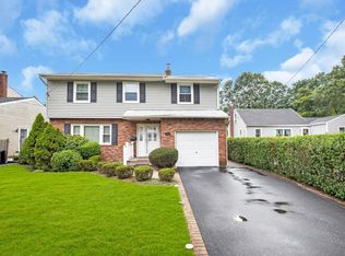 103 Lodge Ave, Huntington Station, NY 11746