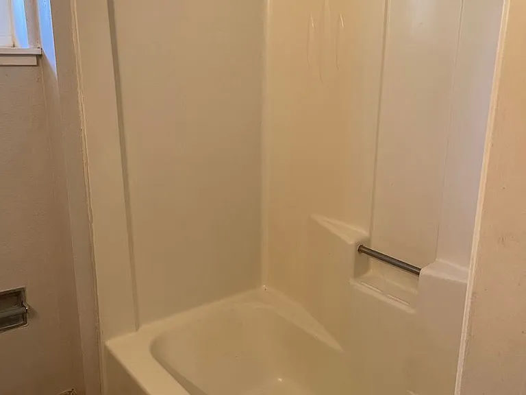 2528 Bates Dr — Photo 10