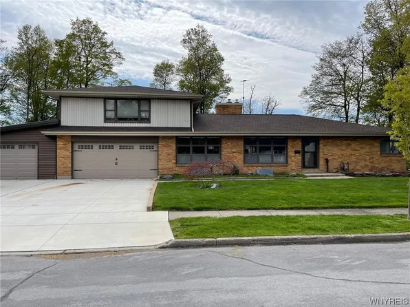 3 Sunset Blvd, Akron, NY 14001