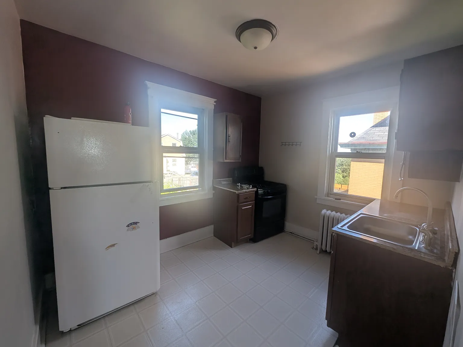 3 bed, 1300 sqft, $1,450 — Photo 3