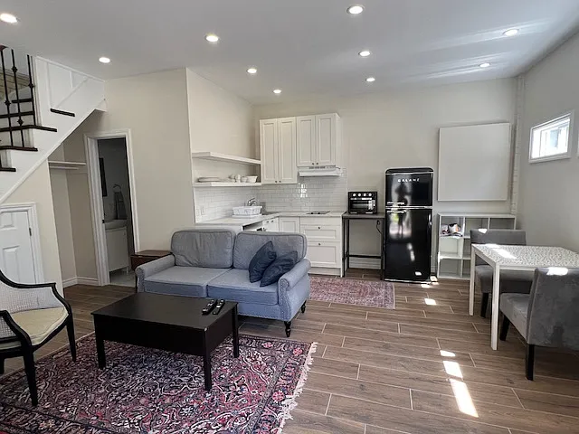 118 Crescent Rd — Photo 3