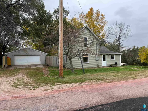 155 N 5th St, Olivet, SD 57052