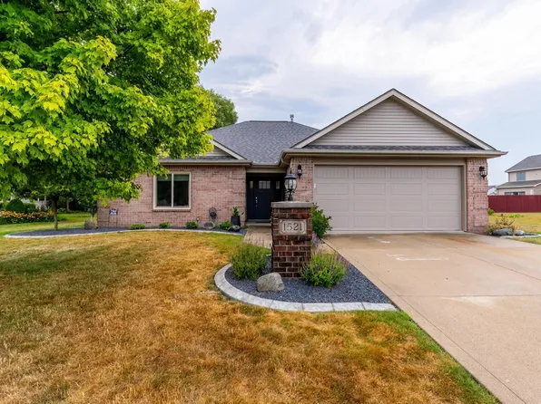1521 Waynedale Dr, Garrett, IN 46738