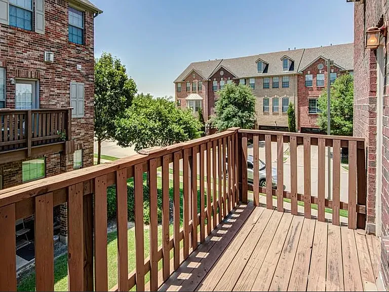 1421 Fox Run Dr — Photo 43