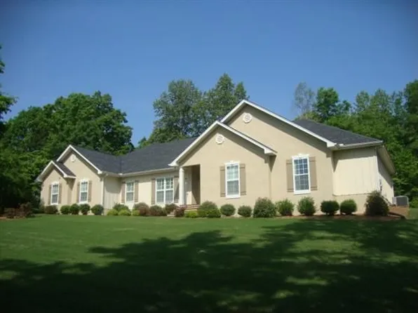 135 Planters Ridge Dr, Lagrange, GA 30240