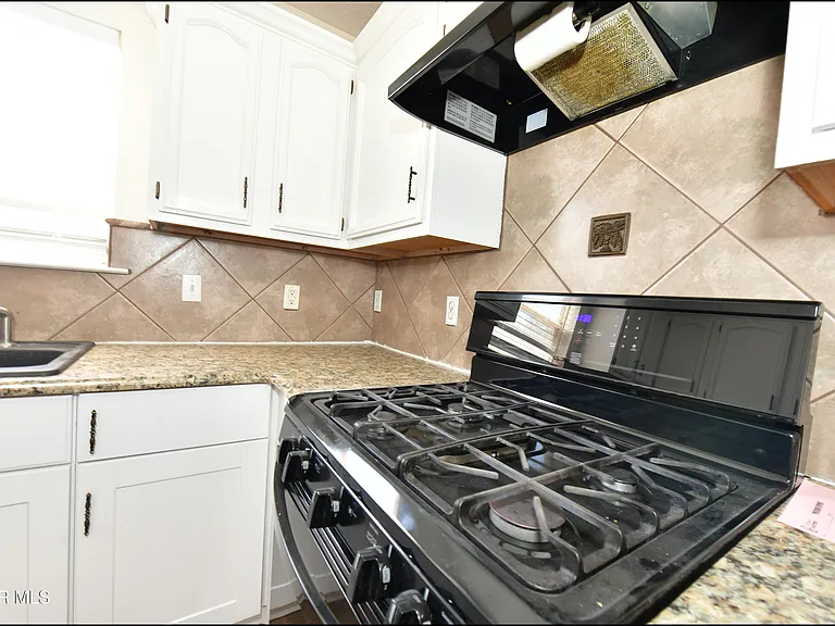 12121 Tower Hill Dr — Photo 19