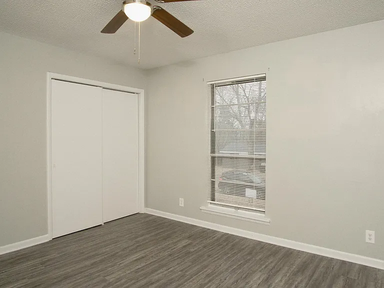 2708 Monticello Dr NW — Photo 3