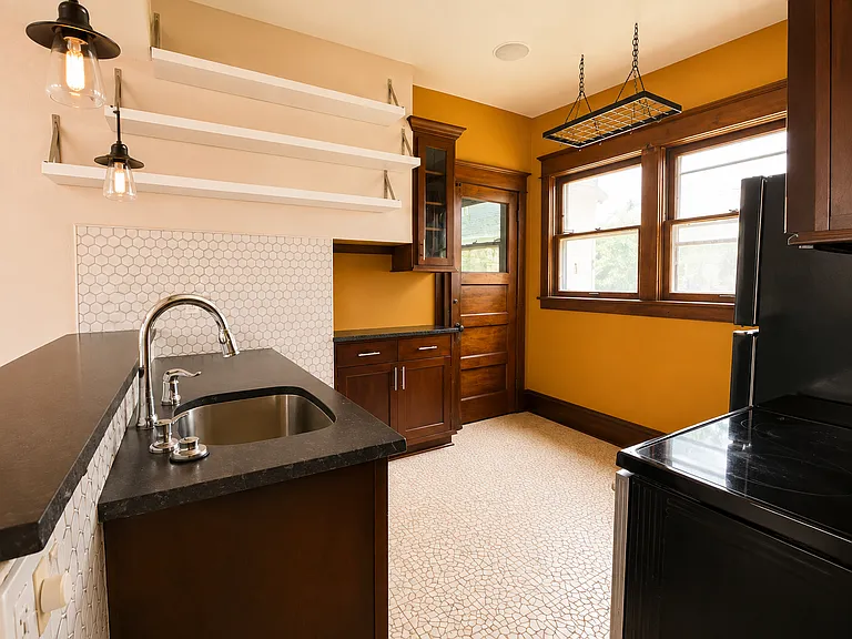 3232 Summit St — Photo 12