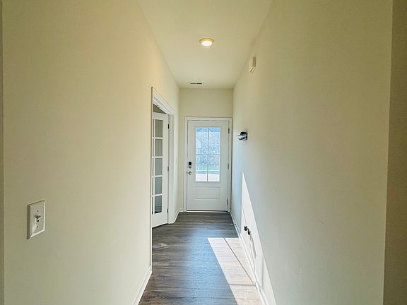 3rd image of 4833 Willow Bluff Cir
