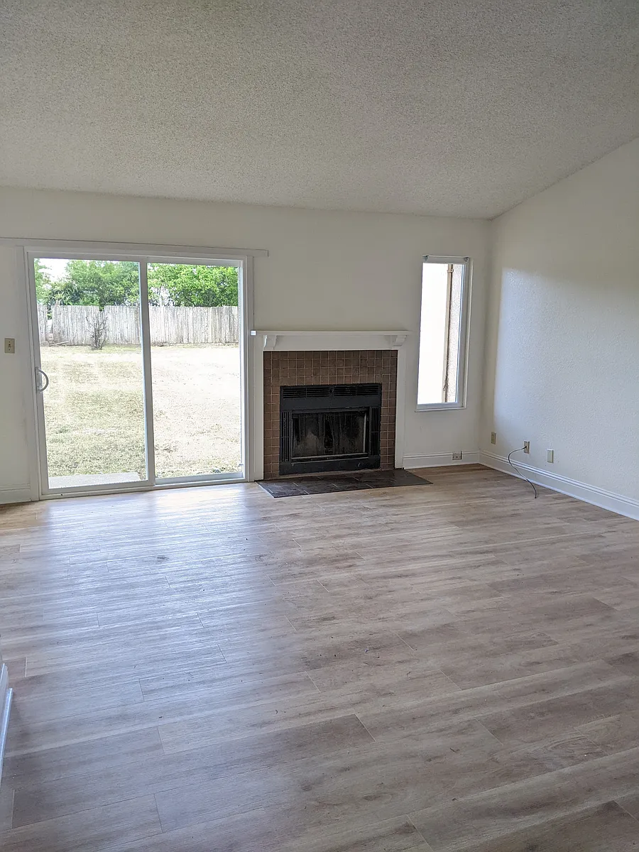 Building Photo - 201 Pumice Ct