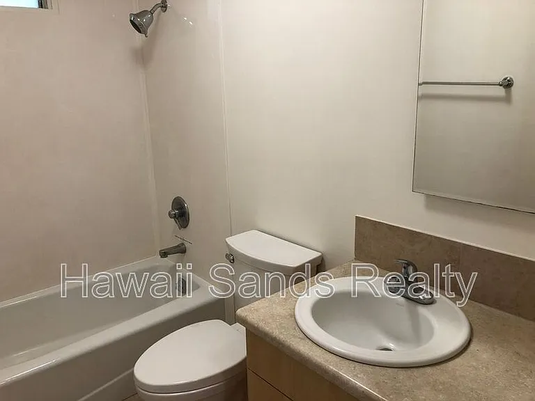 720 Birch St #D — Photo 7