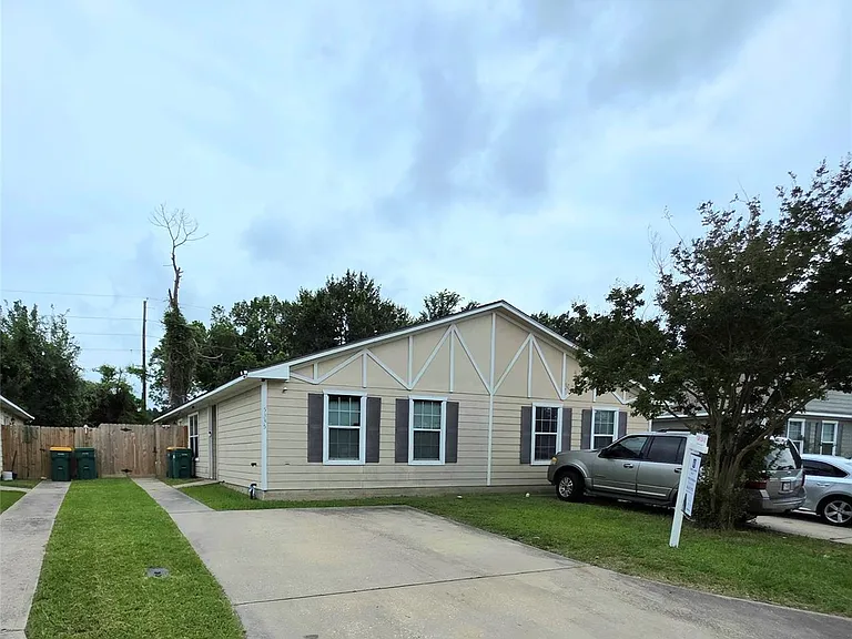 5335 Cherie Crest Ct — Photo 2