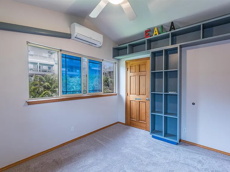 upstairs guest room 2