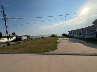 2514 Bay Oaks Harbor Dr, Baytown, TX 77523