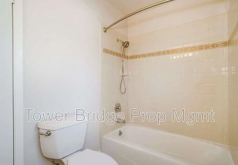 737 Cresta Ct — Photo 15